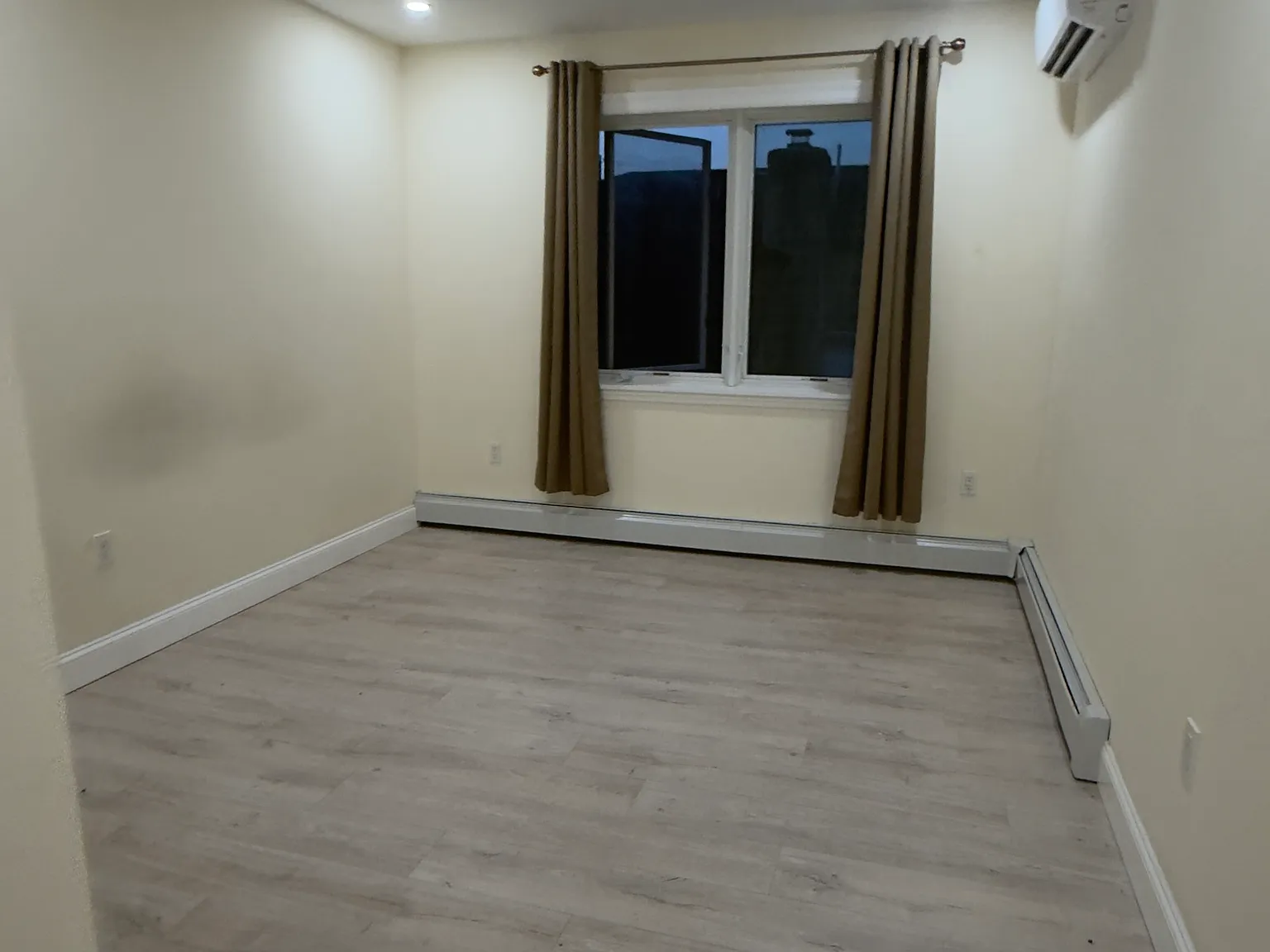 3 bed, 1100 sqft, $3,600 — Photo 4