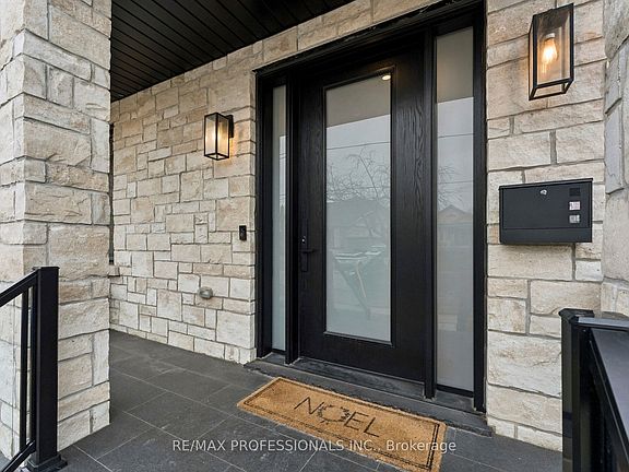 3rd image of 7 Ranwood Dr