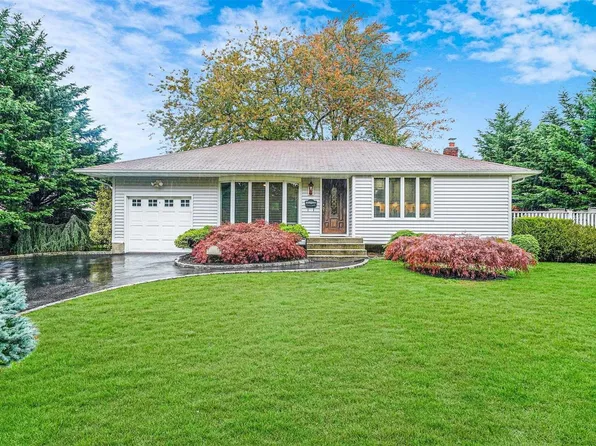 221 Piney Street, Islip Terrace, NY 11752