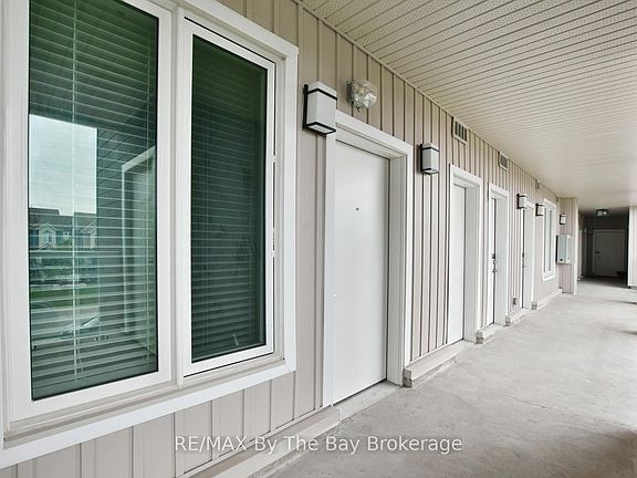 4th image of 17 Spooner Cres #206