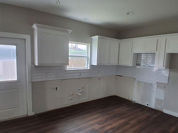 4th image of 1904 Wesley St