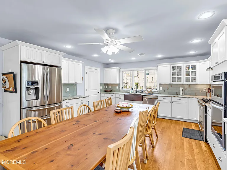 306 Ocean Park Ave — Photo 15