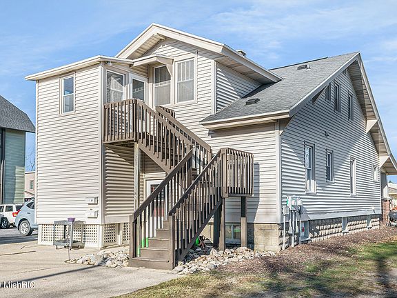 4th image of 710 Fulton St