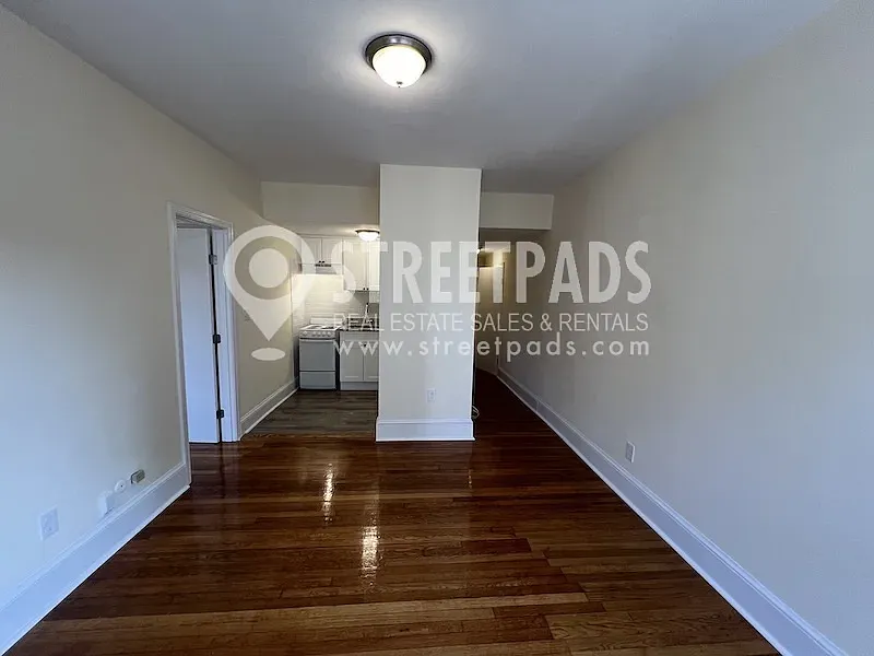 1 bed, 9999 sqft, $2,100 — Photo 3