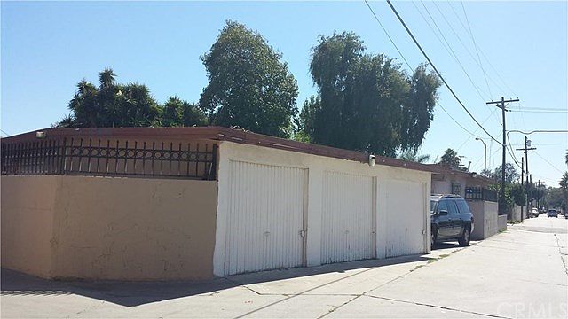 2nd image of 17 E 69th Way