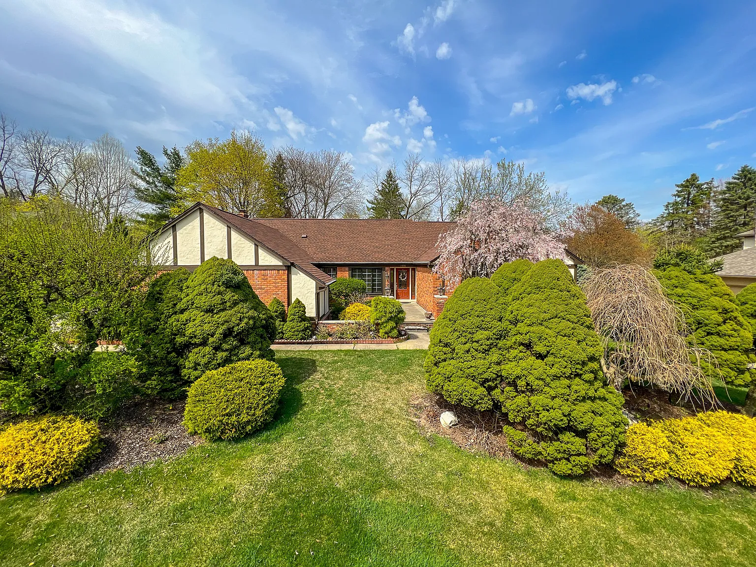 2898 Quail Run Dr photo 1