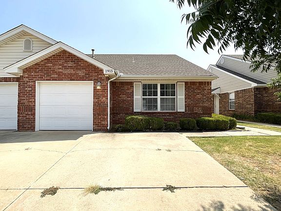 2nd image of 1915 Leeds Ln #3B-2BA-1230SQFT