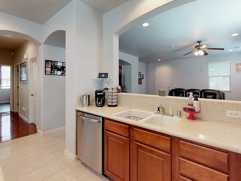 1113 Tori Ct — Photo 7