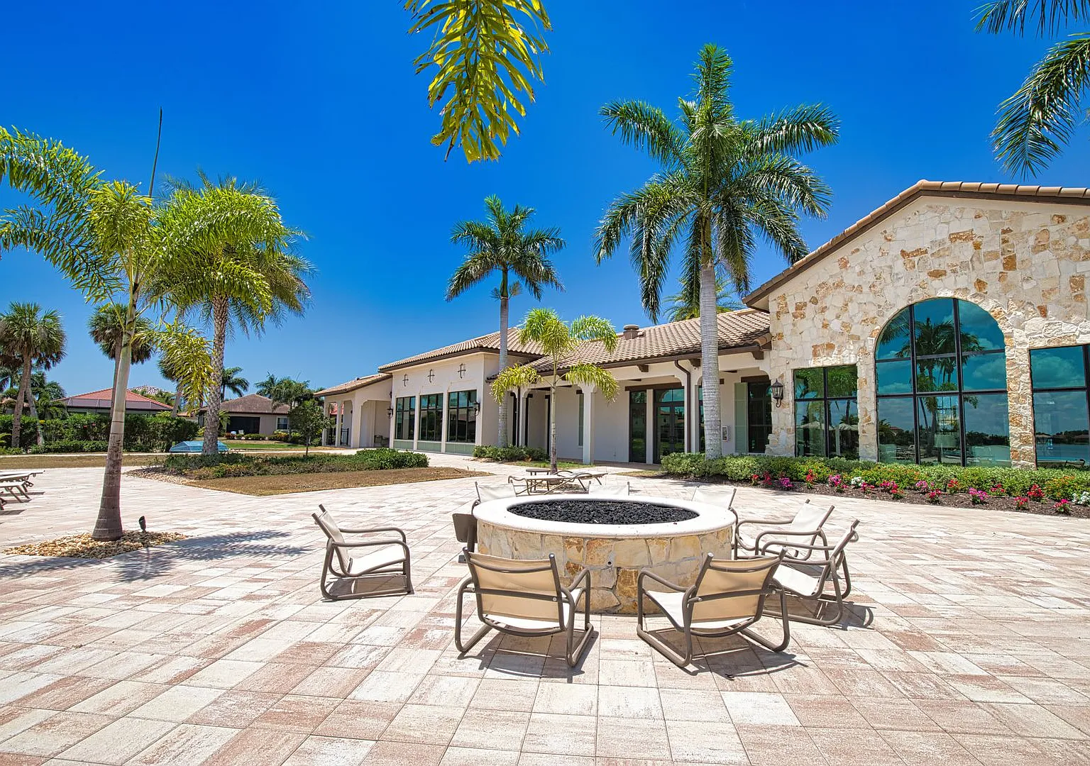 Seasonal Short-Term 3 Bedroom 2.5 Bathroom Single Family Home in Toscana Isles! — Photo 2