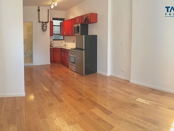 5th image of 208 E 124th St APT 5
