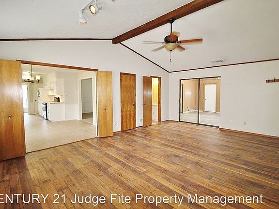 5th image of 2306 Silver Holly Ln