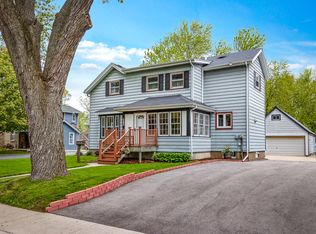614 Grove St, Oconomowoc, WI 53066