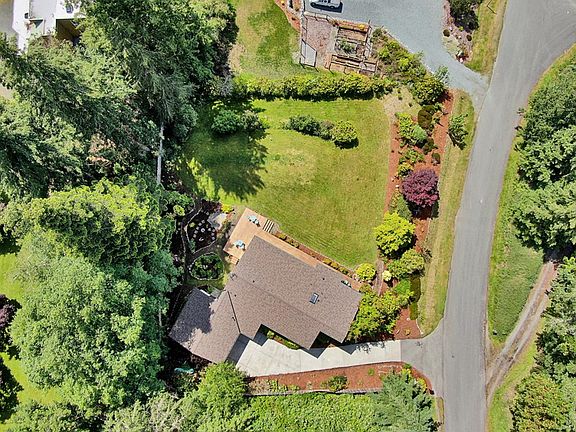 2nd image of 388 Susana Dr