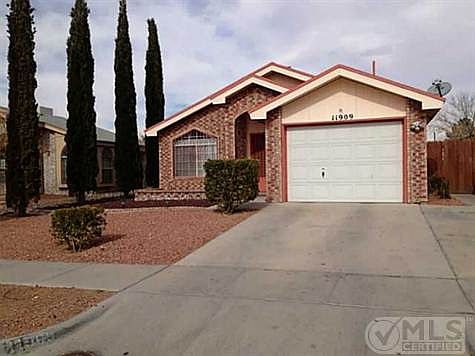 3rd image of 11909 Royal Woods Dr