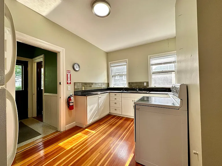 41 Irving Ave #1 — Photo 2