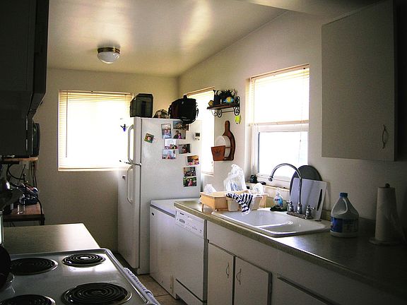 3rd image of 221 Poinciana Cir