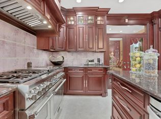 24 Castle Pines Ct #346, Holmdel, NJ 07733