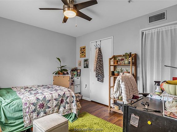 3rd image of 519 Southwest Pkwy APT 102