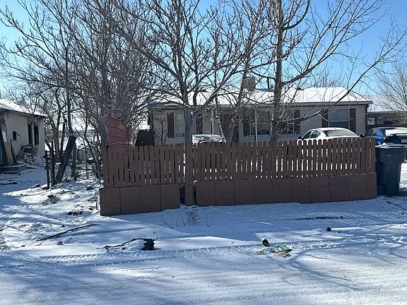 3rd image of 1528 E Ash St