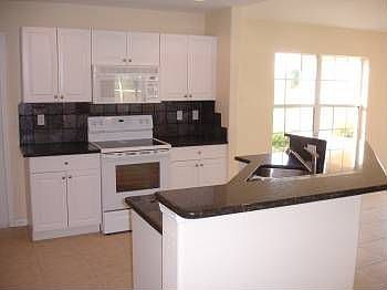 4th image of 1303 NE 1st Ave