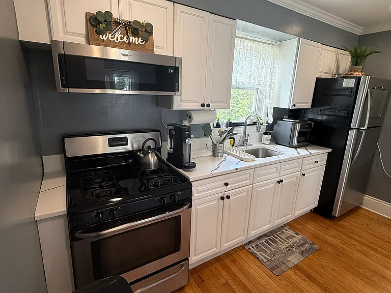 293 Herman St #2 — Photo 9