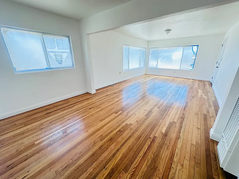 937 Euclid Ave — Photo 4