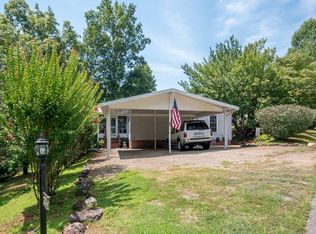 406 Carolina Village Cir, Franklin, NC 28734