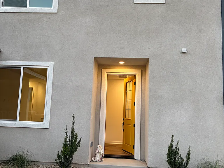 30146 Crestline Ct — Photo 2