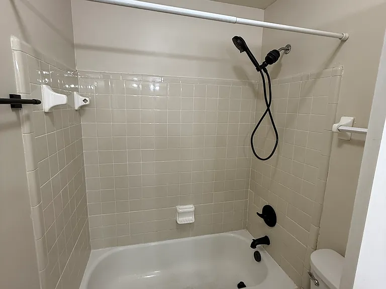 1108 Greentree Ct #C — Photo 9