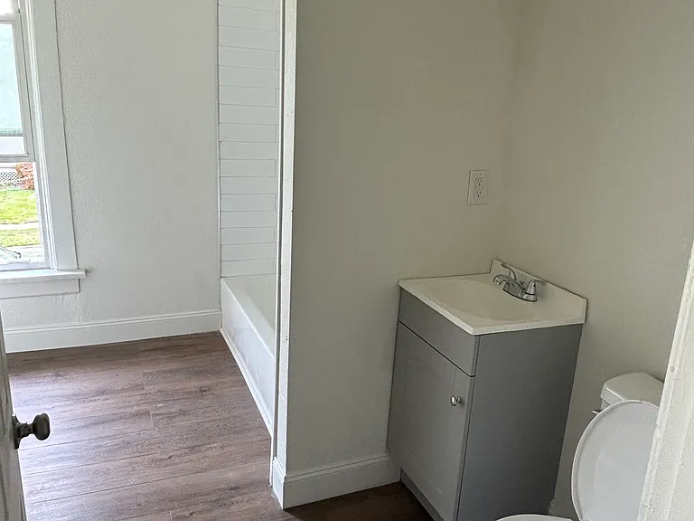 457 Olney Ave — Photo 12