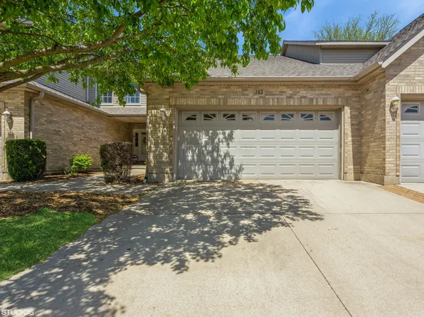 165 McLaren Dr N, Sycamore, IL 60178