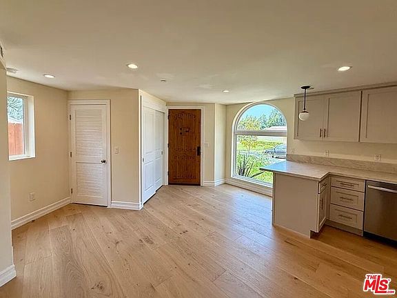 5th image of 2807 Dunleer Pl #A
