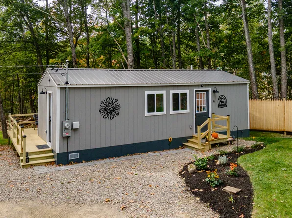 4 Hunts Meadow Road, Whitefield, ME 04353