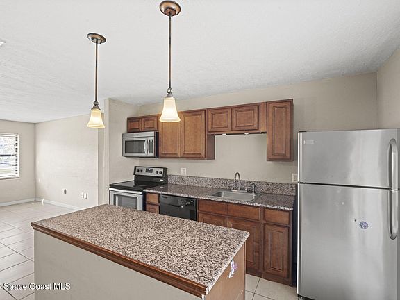 3rd image of 2694 Trammel Ave