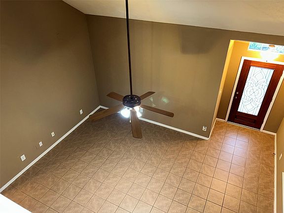 3rd image of 10806 Tobar Falls Cir
