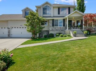 1079 W Ridgeside Ct, South Jordan, UT 84095