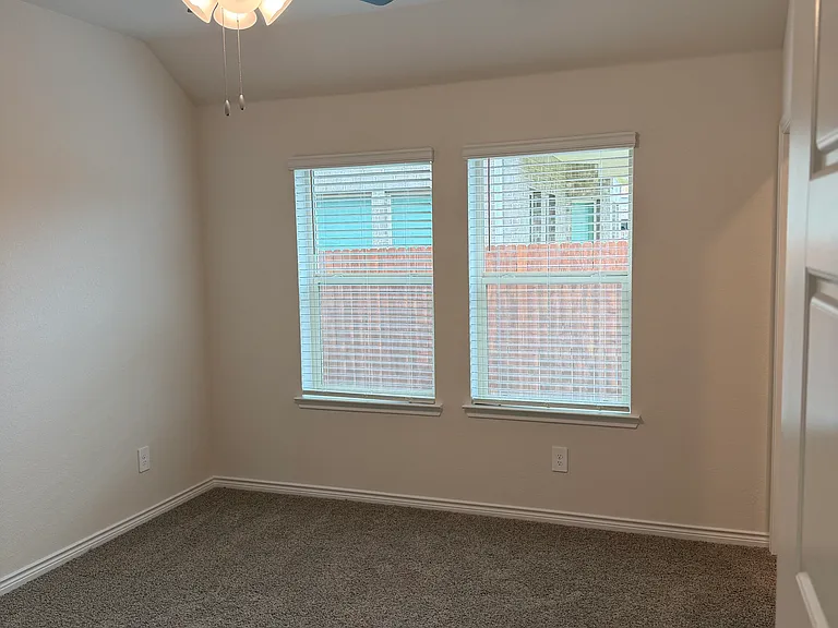 10213 Baron Dr — Photo 12