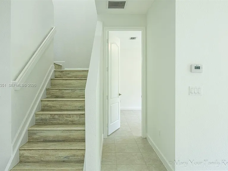3841 Aspen Leaf Dr — Photo 19