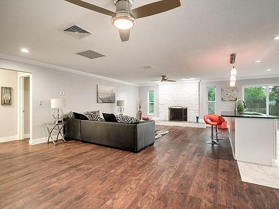 5th image of 518 E Park Dr