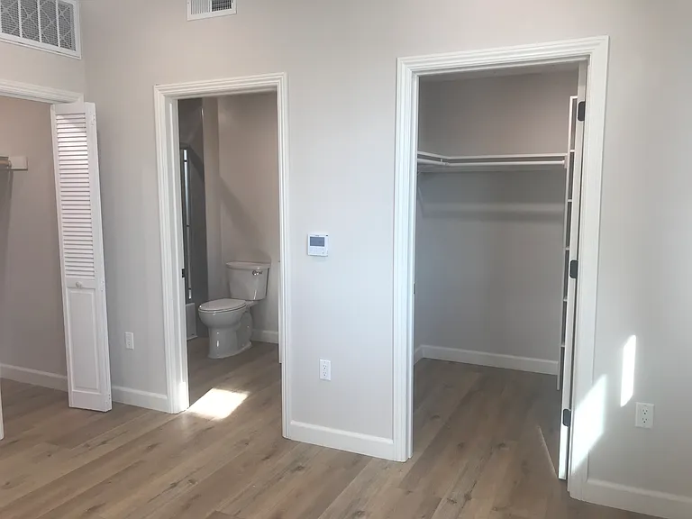 5120 Cahuenga Blvd #103 — Photo 48