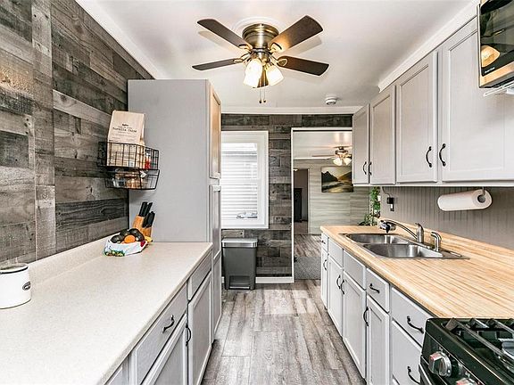 4th image of 3736 G Ave NE