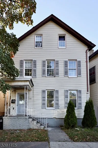 198 Glenwood Ave photo 1