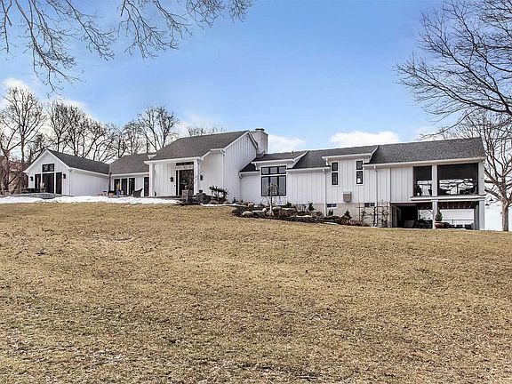 2nd image of 8 Woodcock Ln