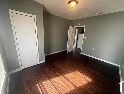 836 Martin L King Jr Ave — Photo 4