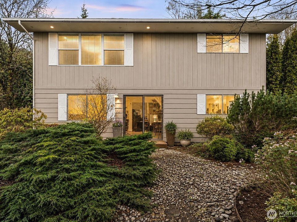 1st image of 209 W Chenault Avenue