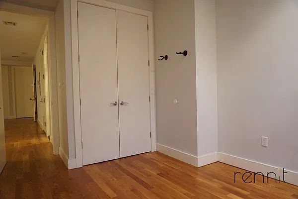 Rented by Rennit Inc. | media 21