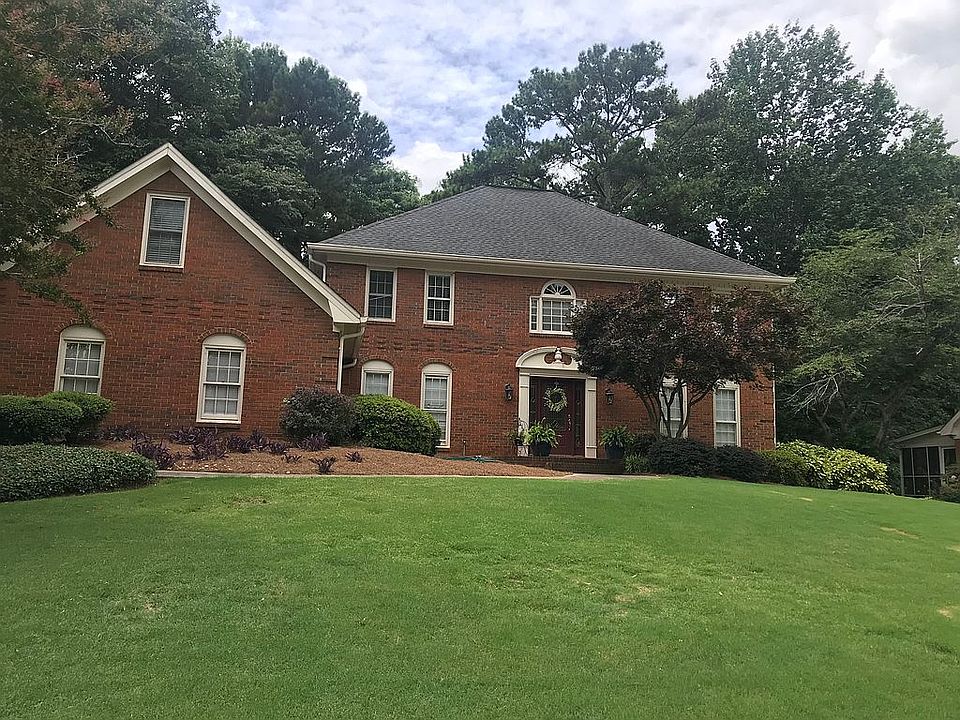 2nd image of 93 Planters Dr