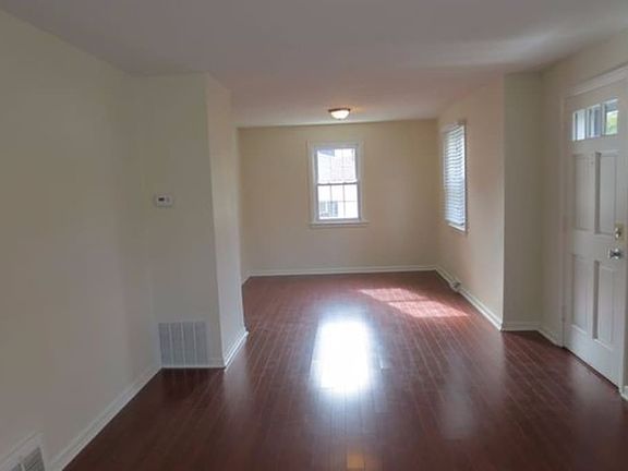 3rd image of 9747 Lonnquist Dr