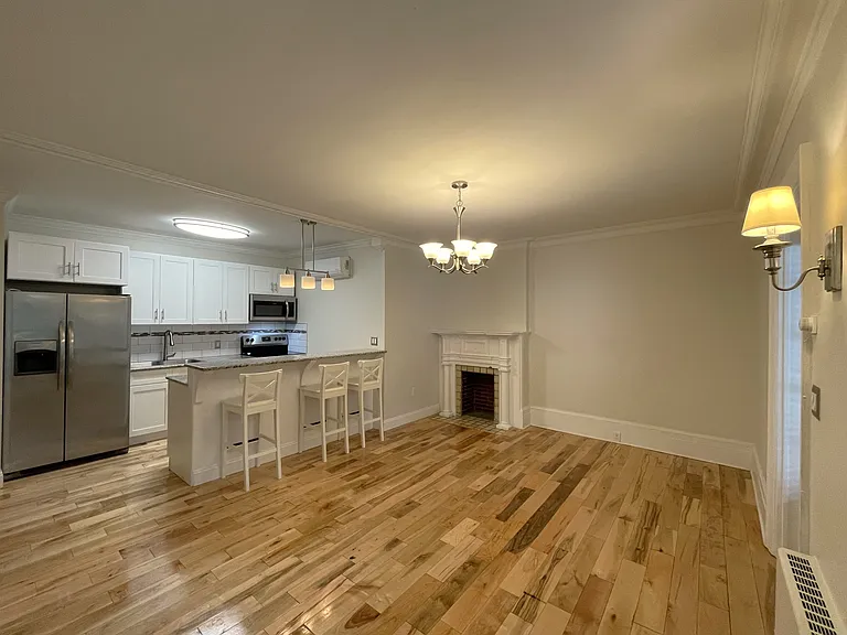 Kitchen/ Living Room