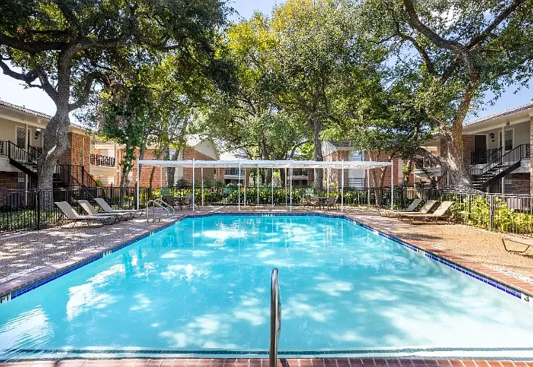 Colony Oaks — Photo 20